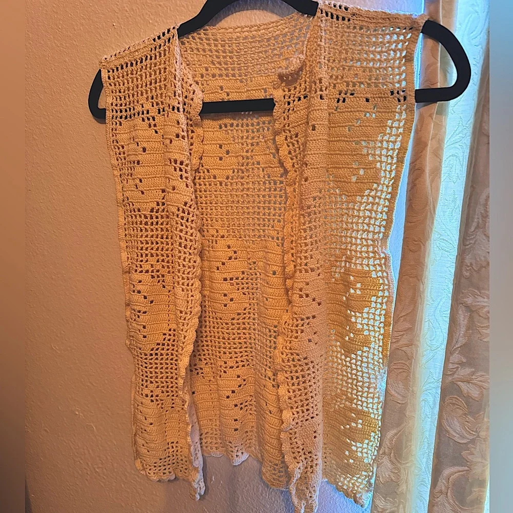 1970s butterfly crochet vest - Picture 2 of 4